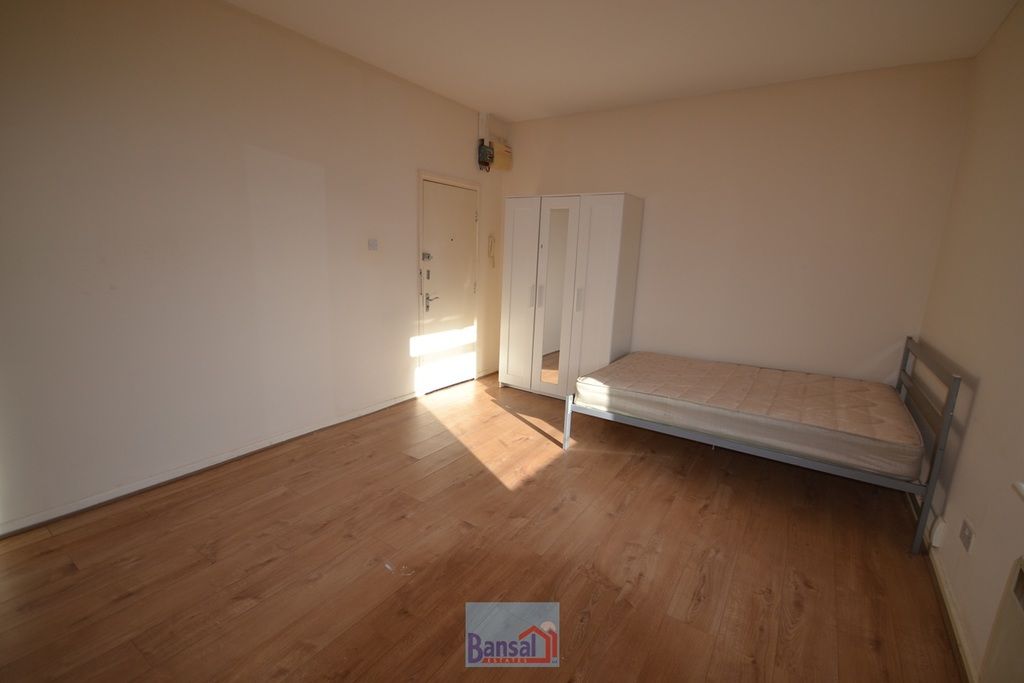 Property photo 2 of 6