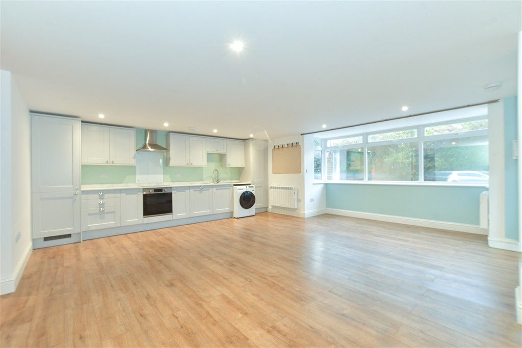 Property photo 3 of 8 Kitchen/ Lounge/Diner