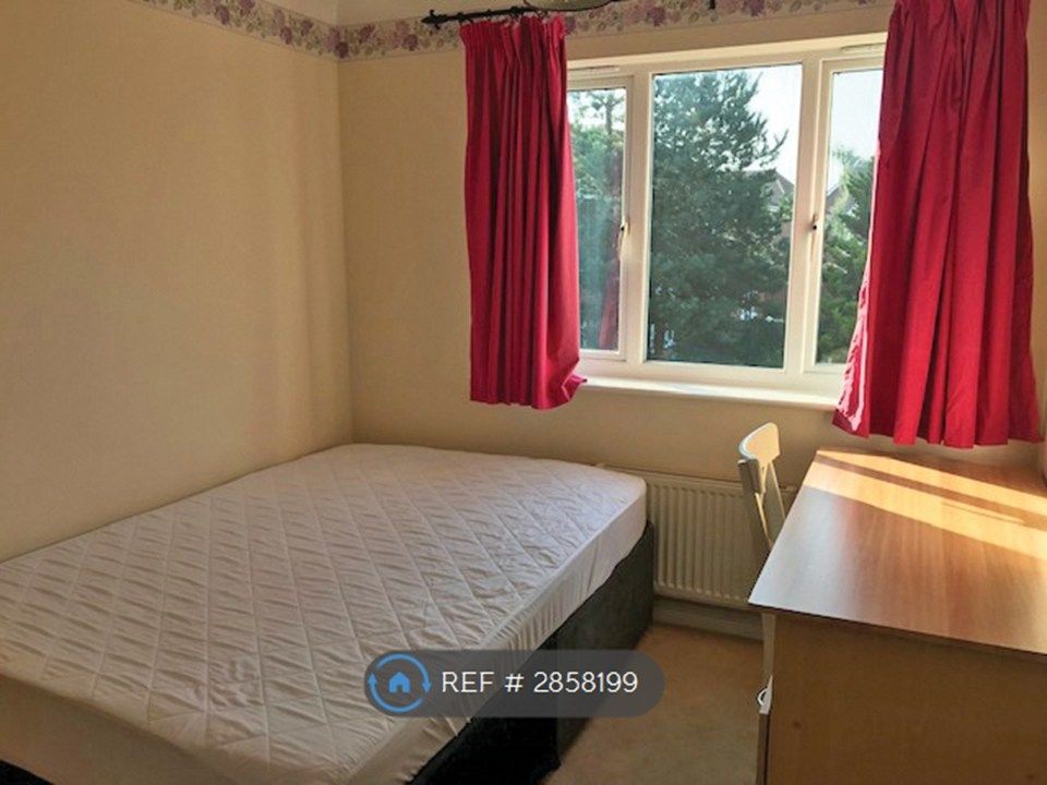 Property photo 2 of 9 Double Bedroom