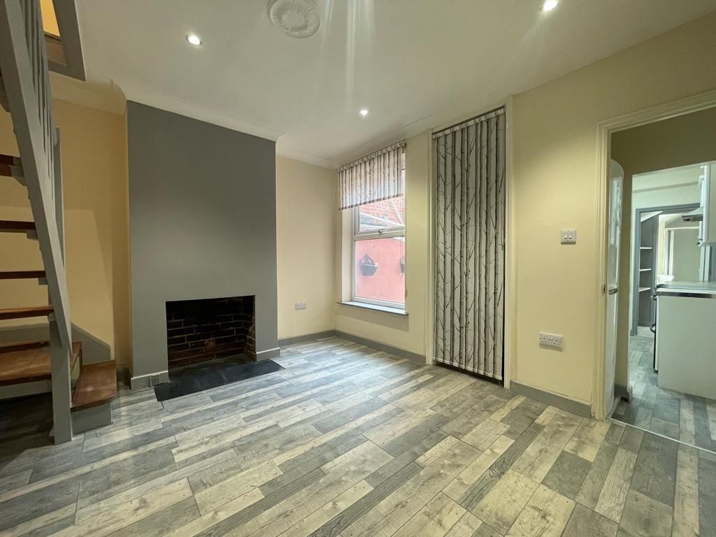 Property photo 2 of 11 Dining Room