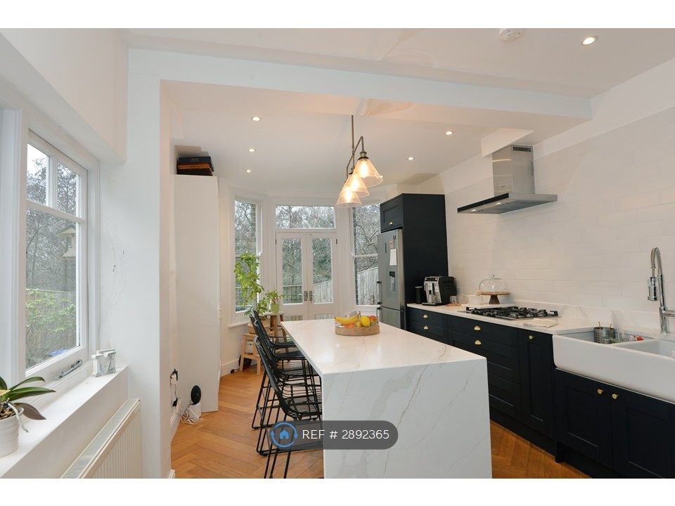 Property photo 3 of 26 Kitchen/ Breakfast Room