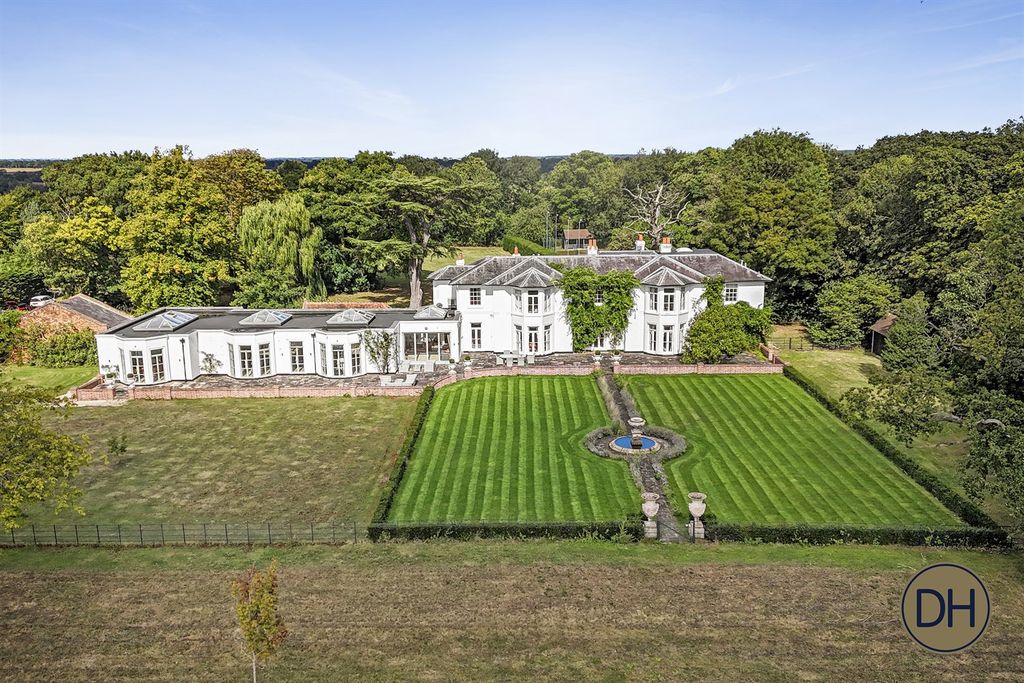 Property photo 1 of 38 The White House Estate