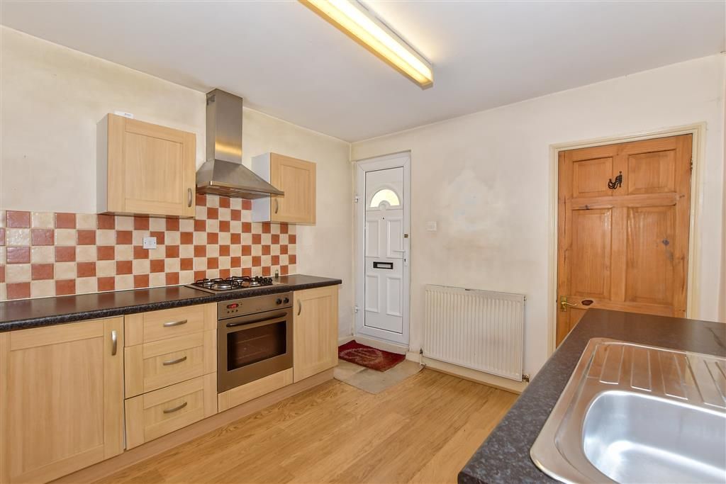 Property photo 3 of 7 Kitchen