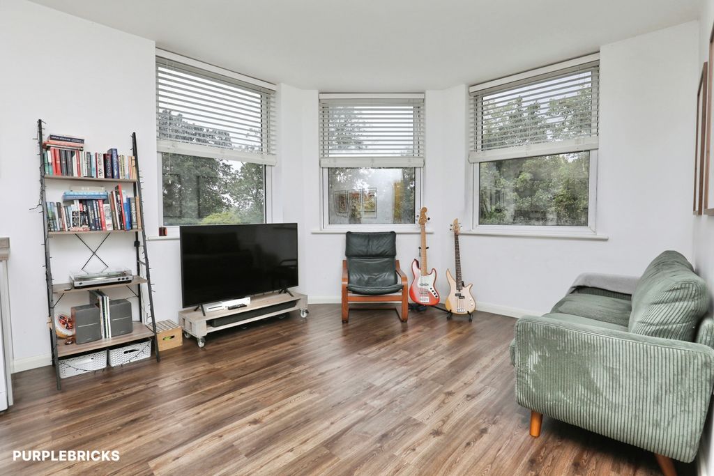 Property photo 3 of 26
