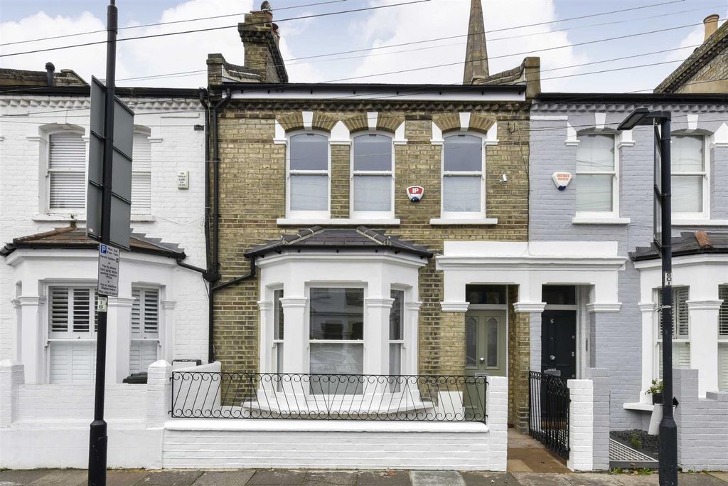 Property photo 1 of 12