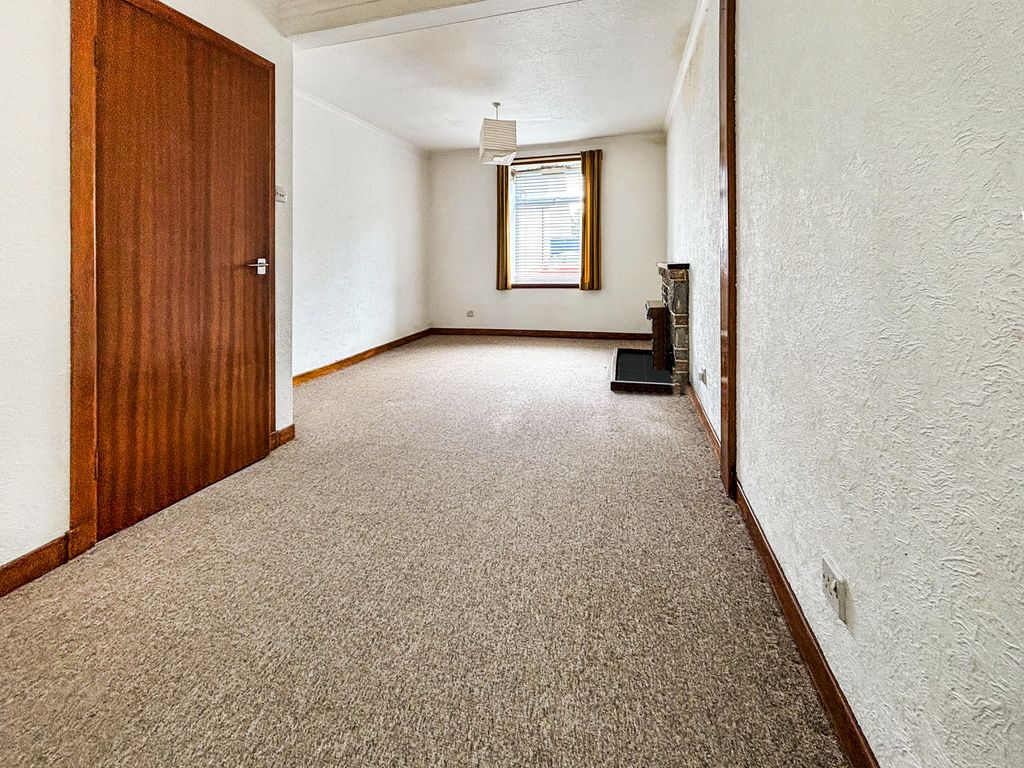 Property photo 2 of 10 Lounge 