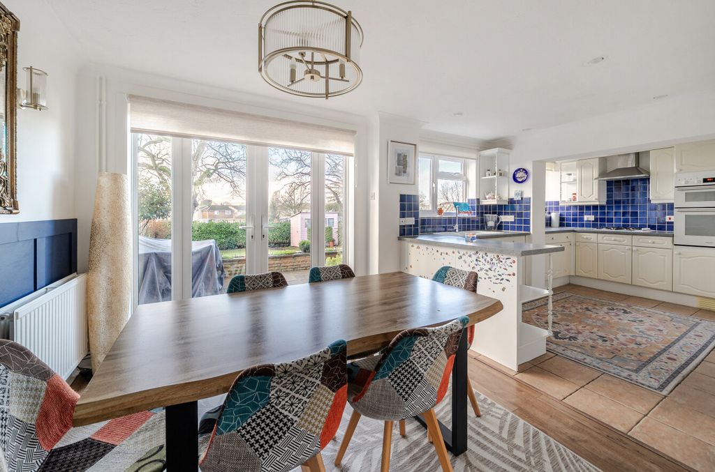 Property photo 2 of 19 1400564-13-696A24...