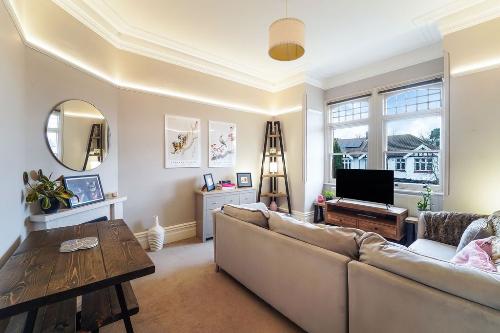 Property photo 3 of 8