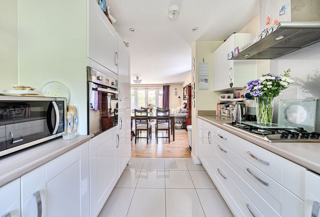 Property photo 2 of 22 1482514-9-6A3Bdcc...