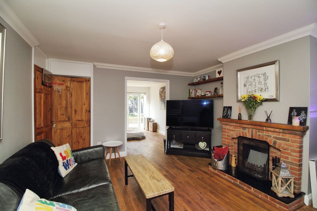 Property photo 3 of 13