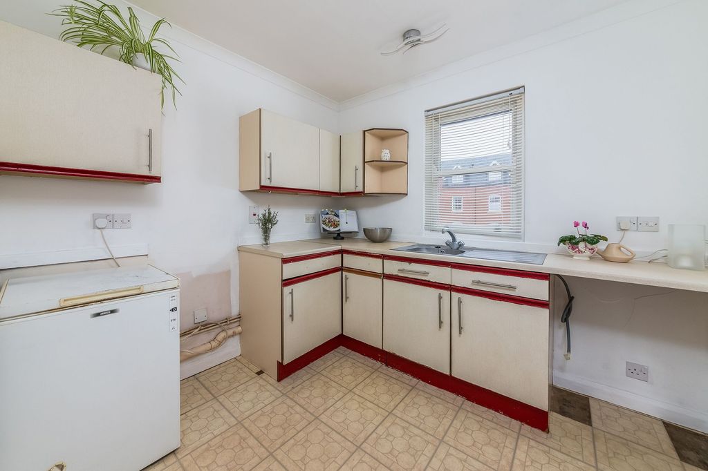 Property photo 3 of 14