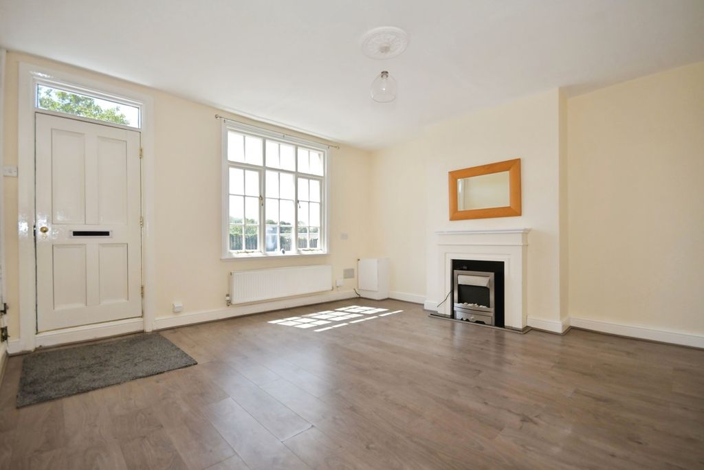 Property photo 3 of 17 Pbox-Img.Jpg