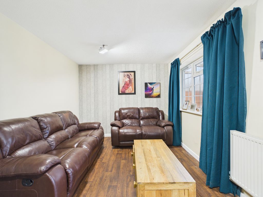 Property photo 3 of 16 Photo 12