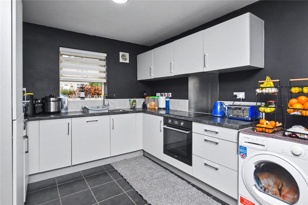 Property photo 2 of 16 Picture No. 26