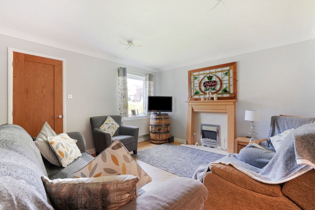 Property photo 2 of 29