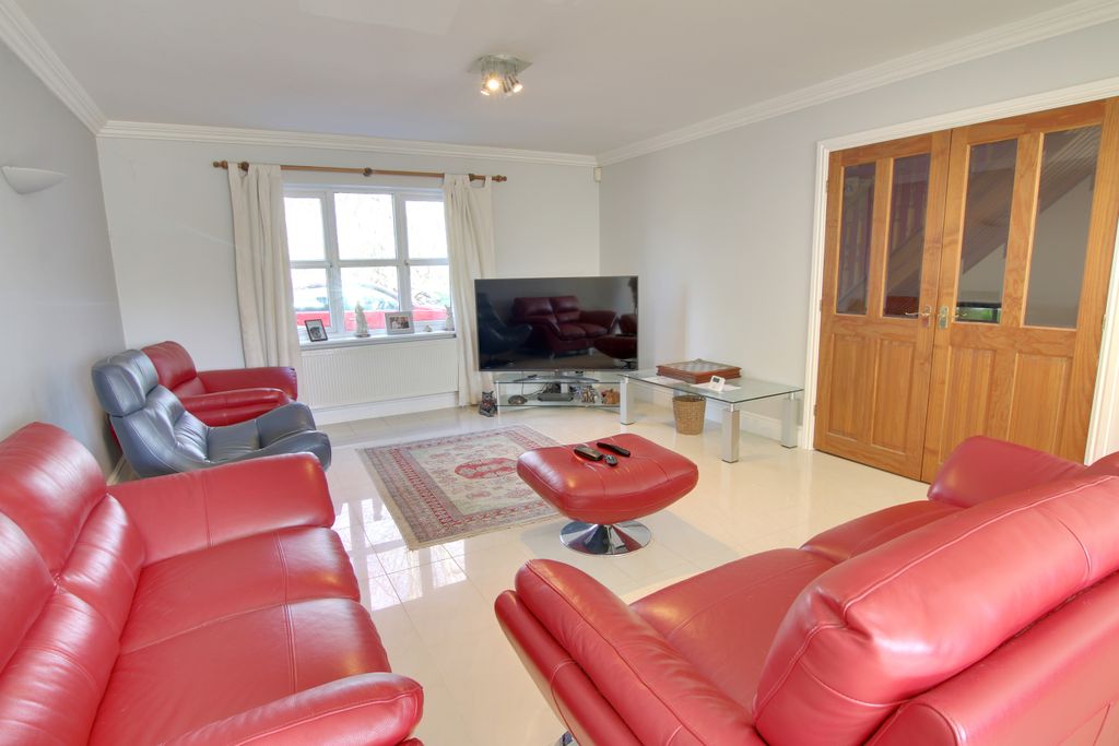 Property photo 3 of 22