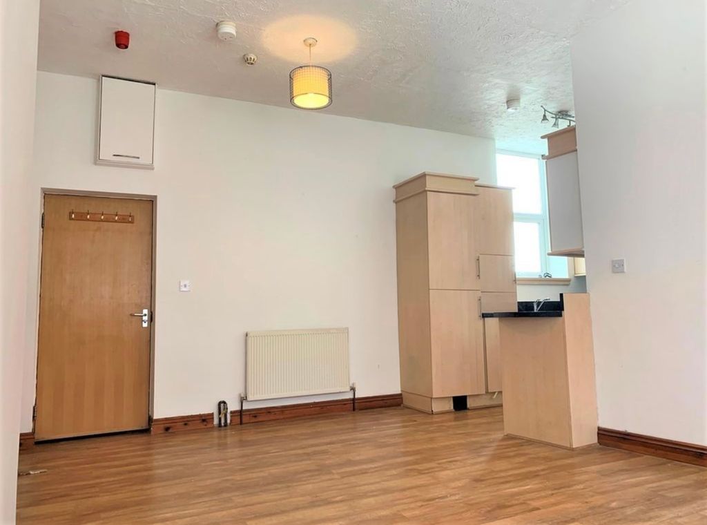 Property photo 3 of 8