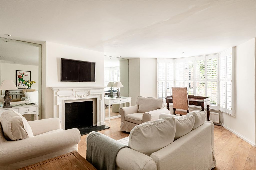 Property photo 2 of 9 Hammersmith Grove-3.Jpg