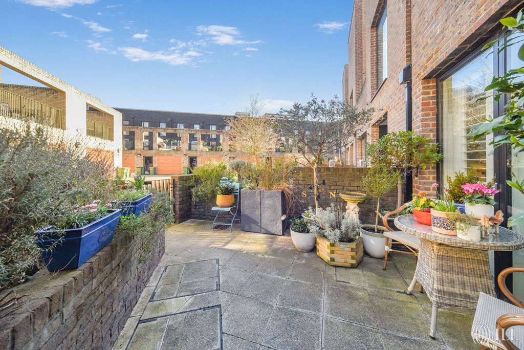 Property photo 2 of 22