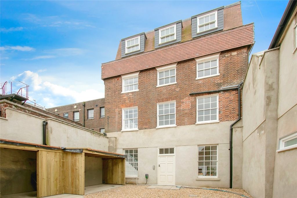 Property photo 1 of 19 Exterior