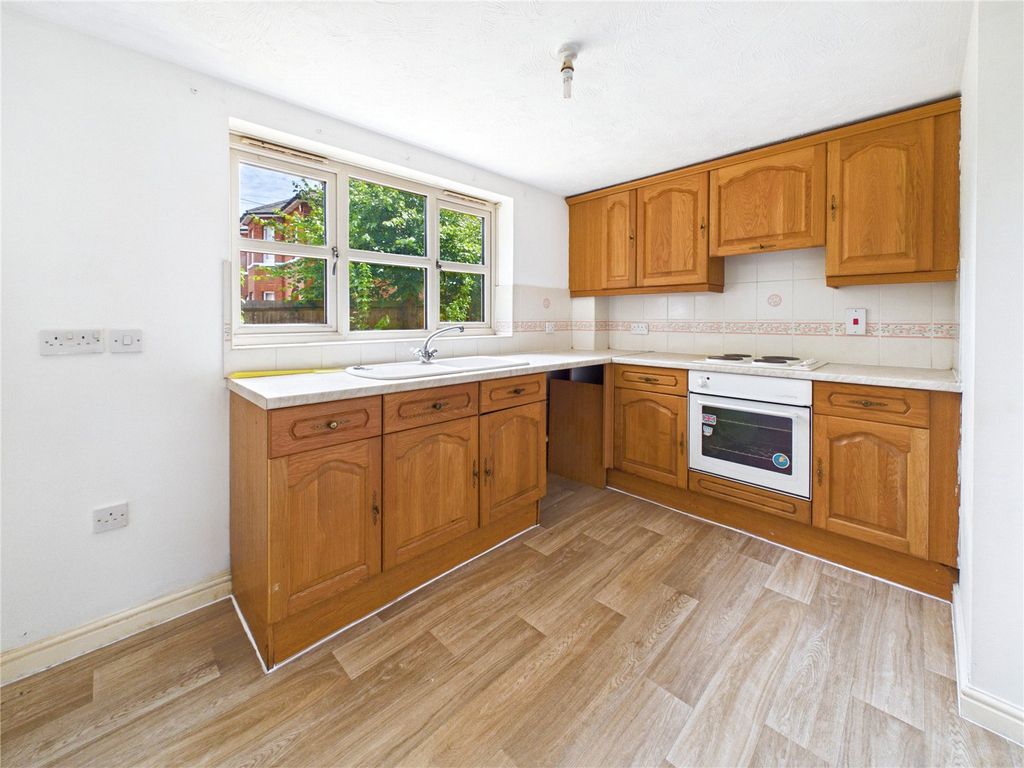 Property photo 2 of 11 Kitchen