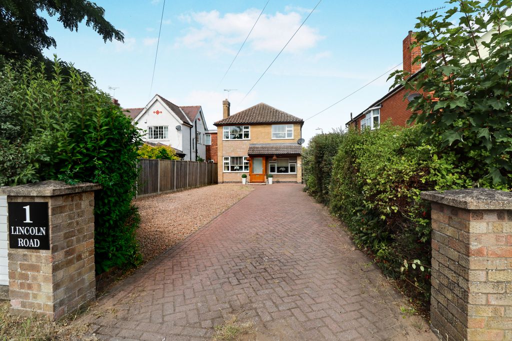 Property photo 1 of 36