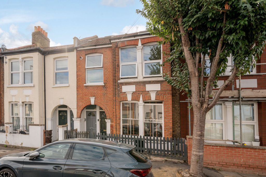 Property photo 1 of 12