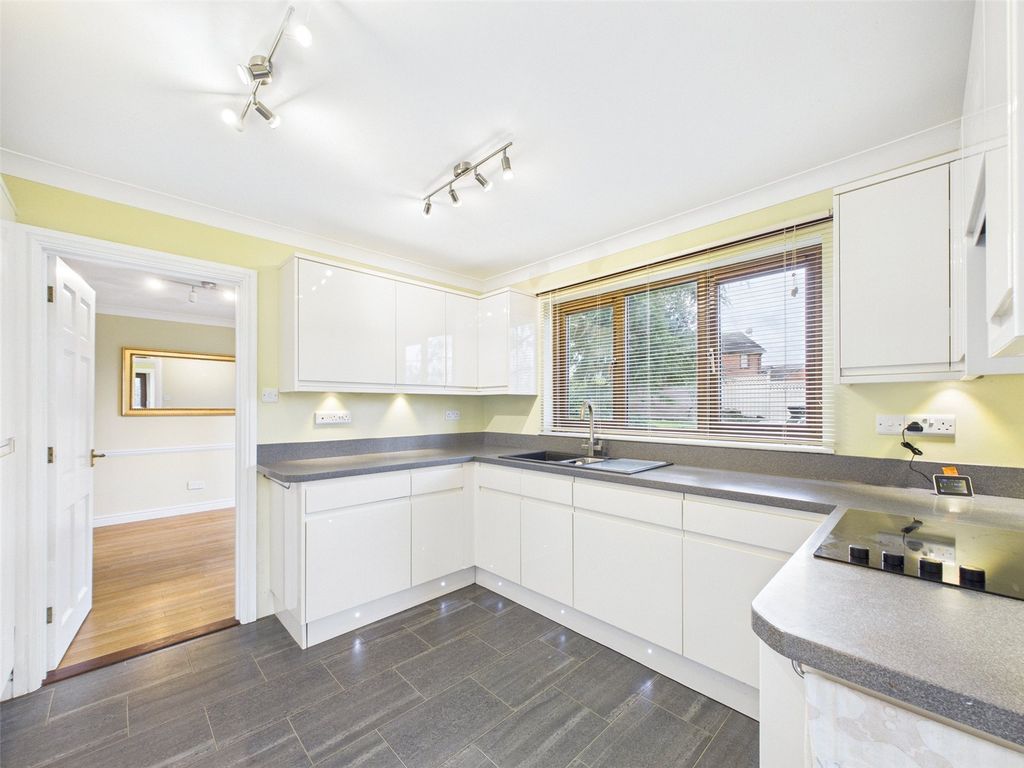 Property photo 2 of 21 Picture No. 30