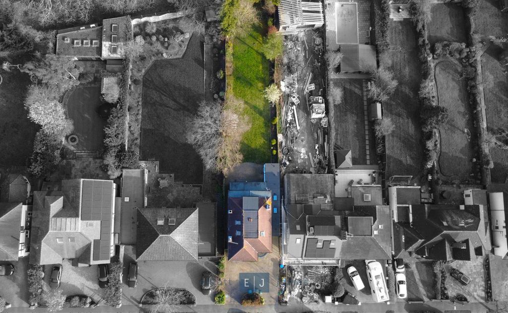 Property photo 2 of 27