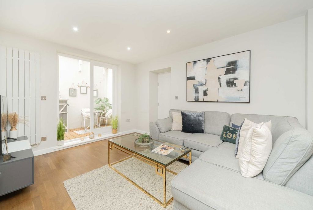 Property photo 1 of 7