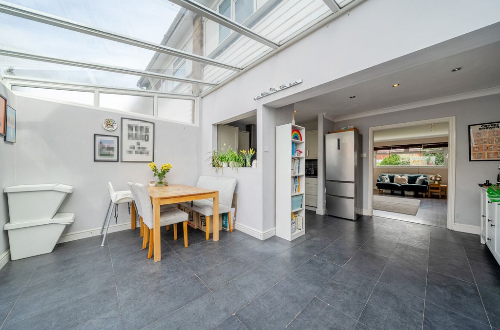 Property photo 3 of 13 1442183-13-69Df87...