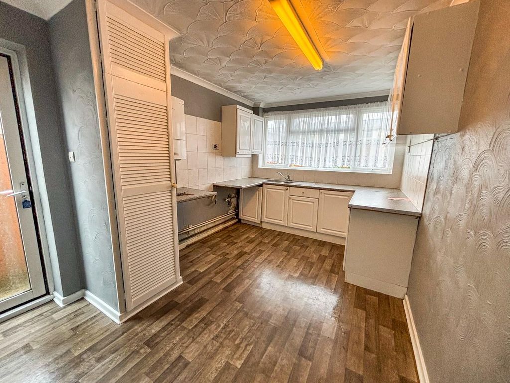 Property photo 3 of 10 Tlc_76056E69-72c9-40B5-85B4-Ece9769F387A_3c6B15c.J