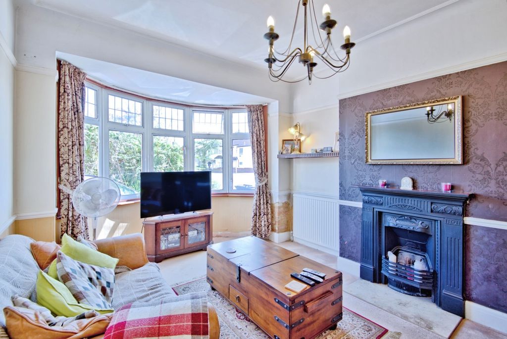 Property photo 3 of 17 Photo