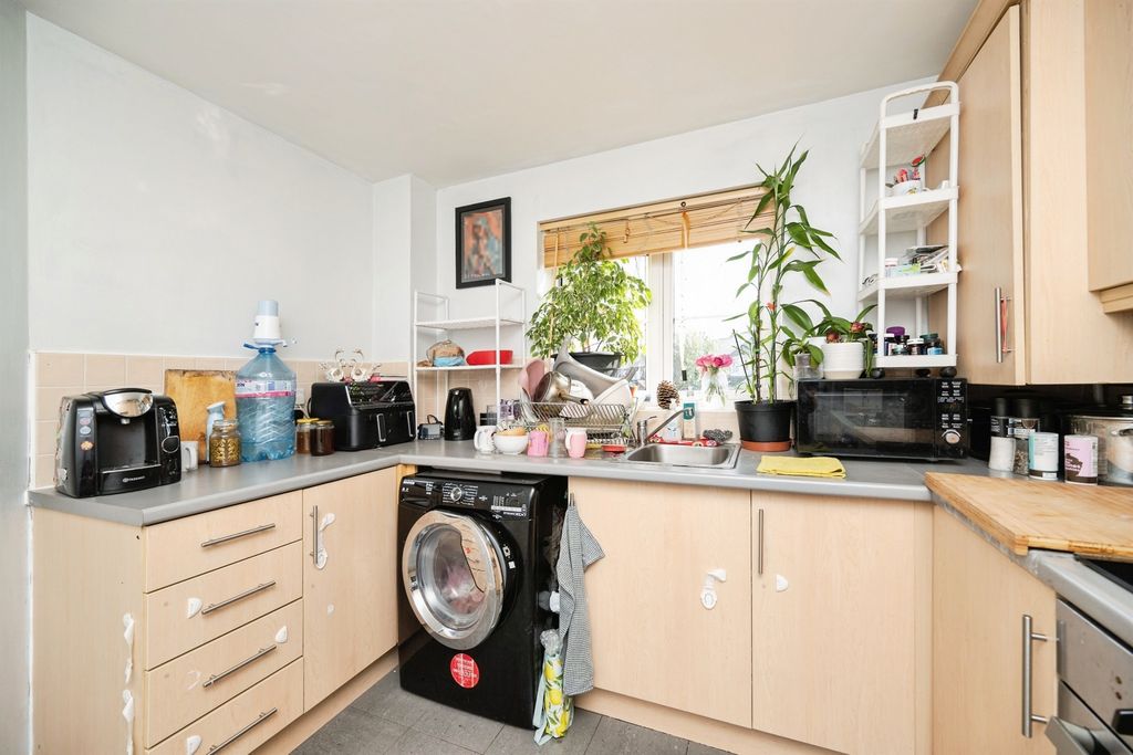 Property photo 3 of 10