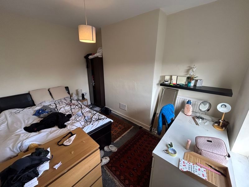 Property photo 1 of 10 Photo 9