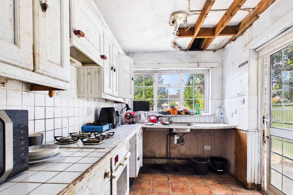 Property photo 3 of 13 Kitchen