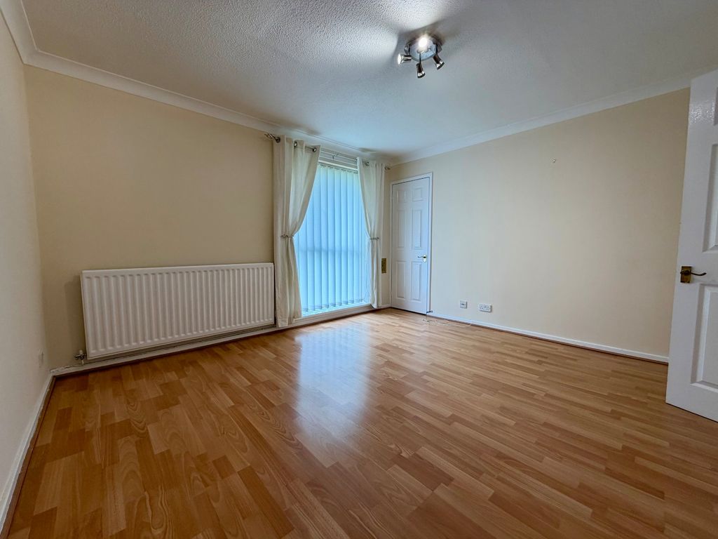Property photo 2 of 11 Living Room