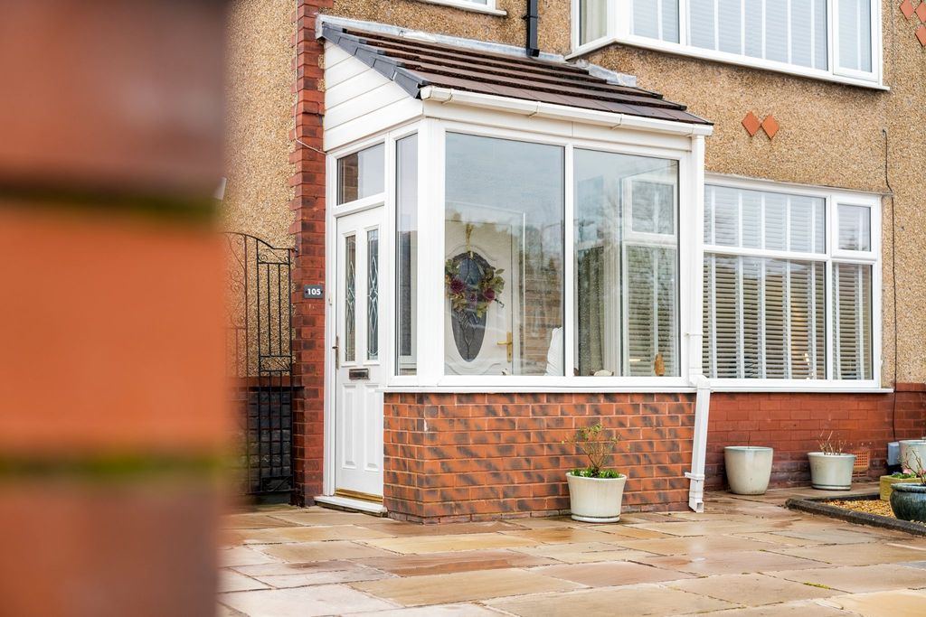 Property photo 2 of 27 Photograph 3