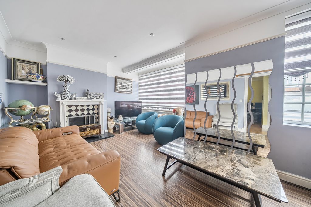 Property photo 2 of 14 Reception