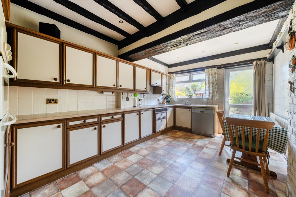 Property photo 3 of 23 Kitchen