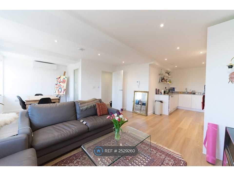 Property photo 3 of 19