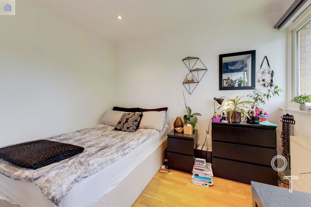 Property photo 2 of 7 Main+Bedroom