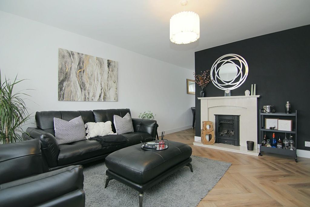 Property photo 3 of 23 Living Room