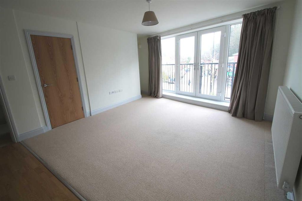 Property photo 3 of 6