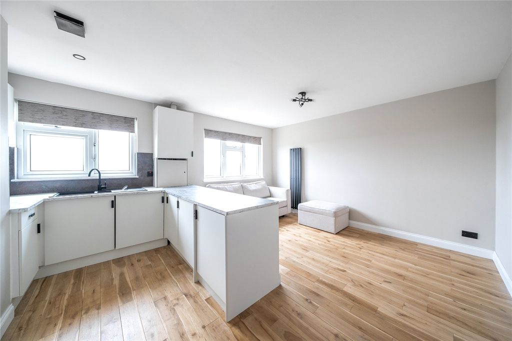 Property photo 2 of 12 Picture No. 04