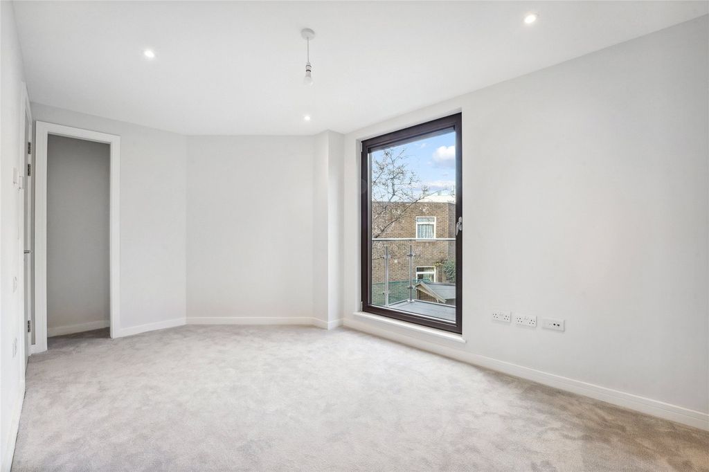 Property photo 3 of 11 Picture No. 05