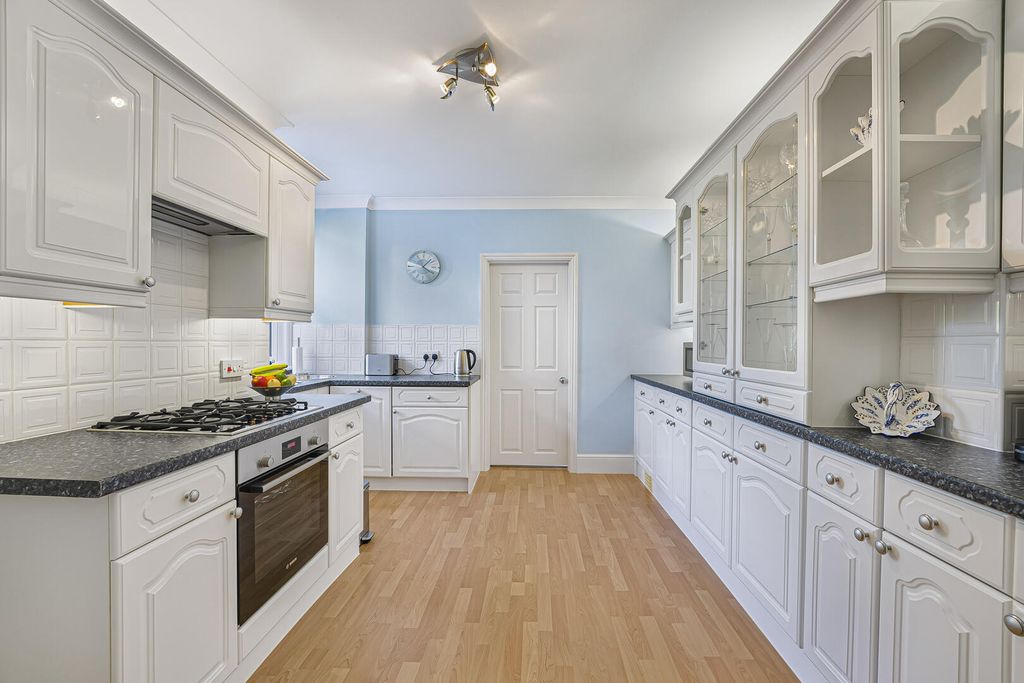 Property photo 3 of 14 Kitchen