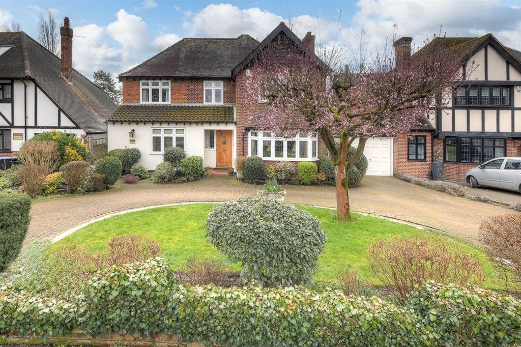 Property photo 1 of 17 Front