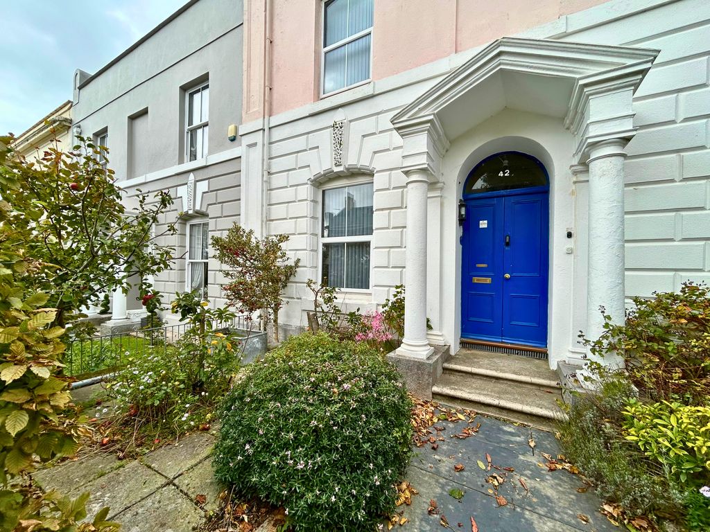 Property photo 3 of 18