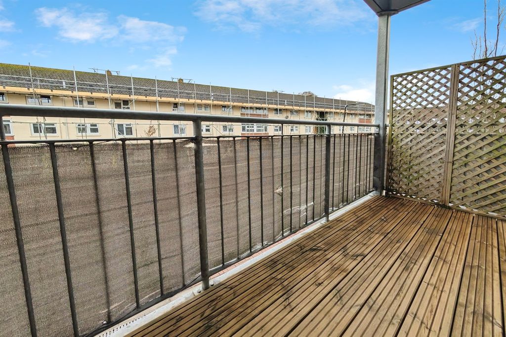 Property photo 3 of 13 (Thumbnail)